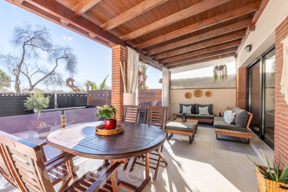 Casa en venta en Avinguda Sis Camins,  Vilanova i la Geltrú-1