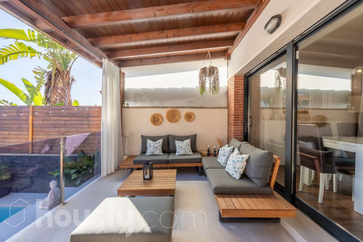 Casa en venta en Avinguda Sis Camins,  Vilanova i la Geltrú-0