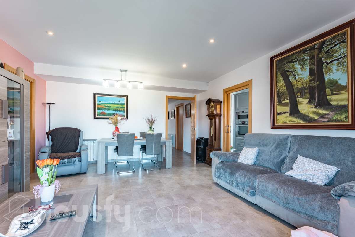 Bajo en venta en CL OR,  Rubí-4