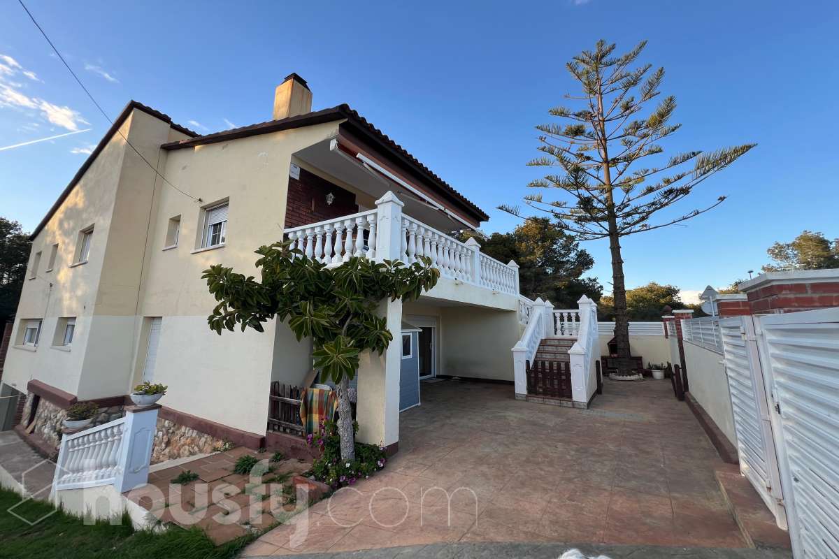 Casa en venta en CL ARBOÇ,,  Calafell-1
