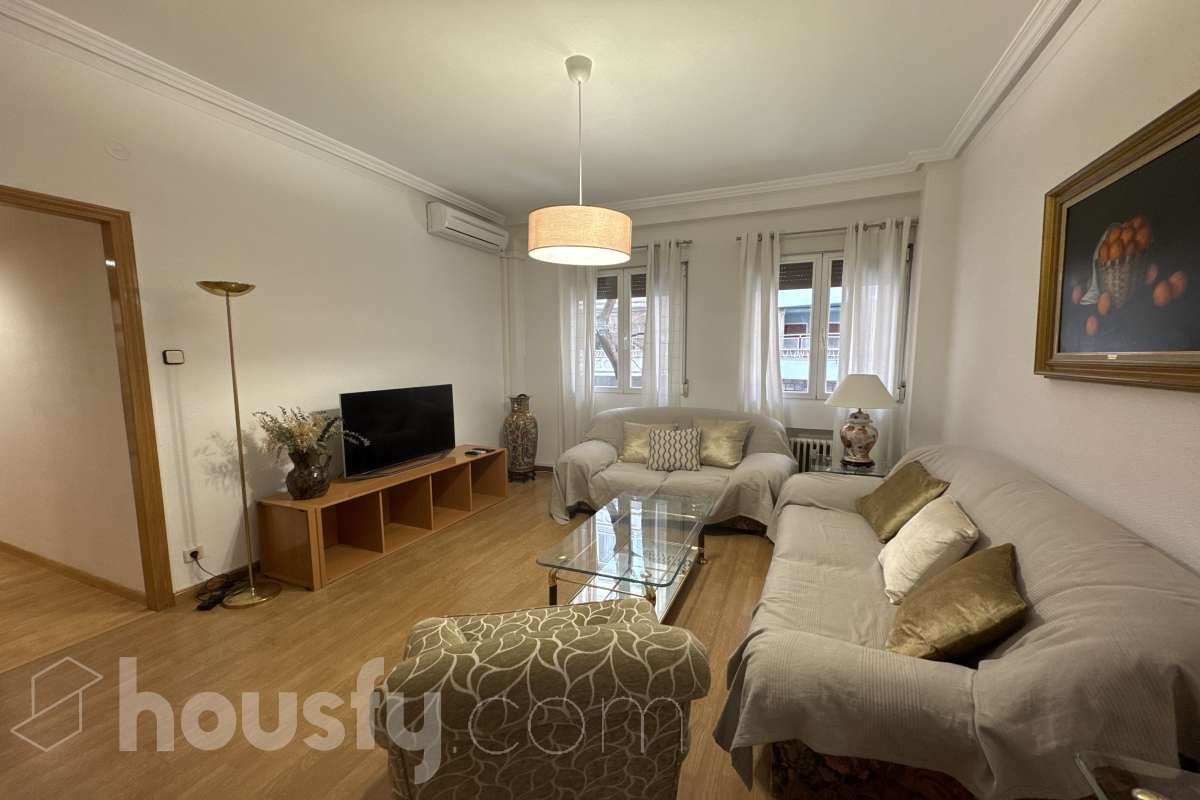 Piso en alquiler en Calle de García de Paredes, Chamberí, Madrid-0