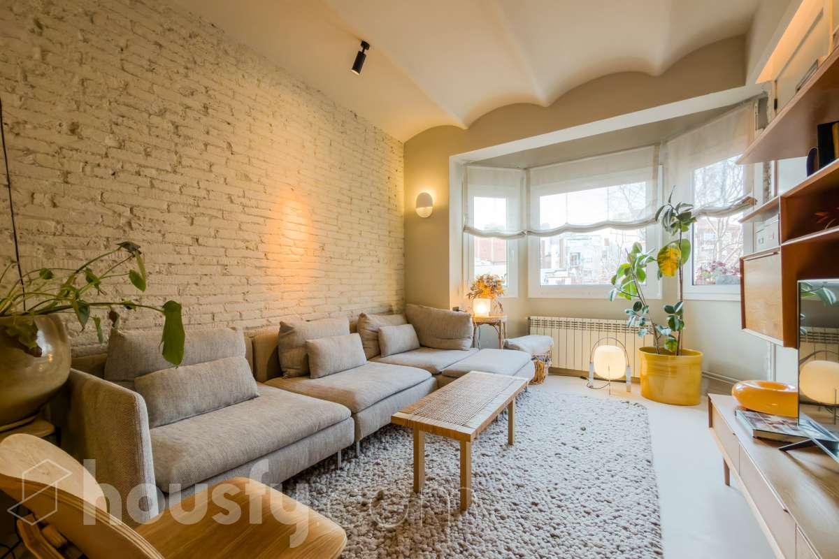 Piso en venta en CL TORRE VELEZ, Horta Guinardó, Barcelona-0