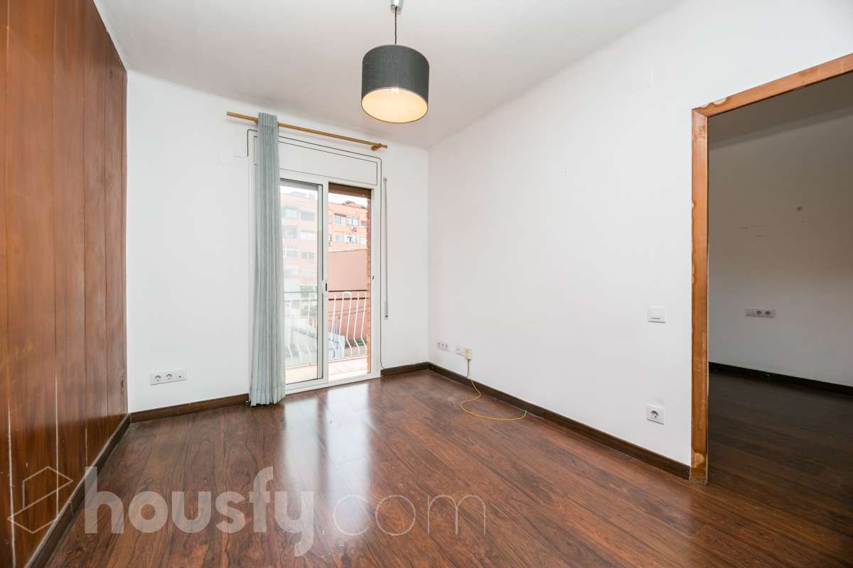 Piso en venta en Passeig de Fabra i Puig, Horta Guinardó, Barcelona-1