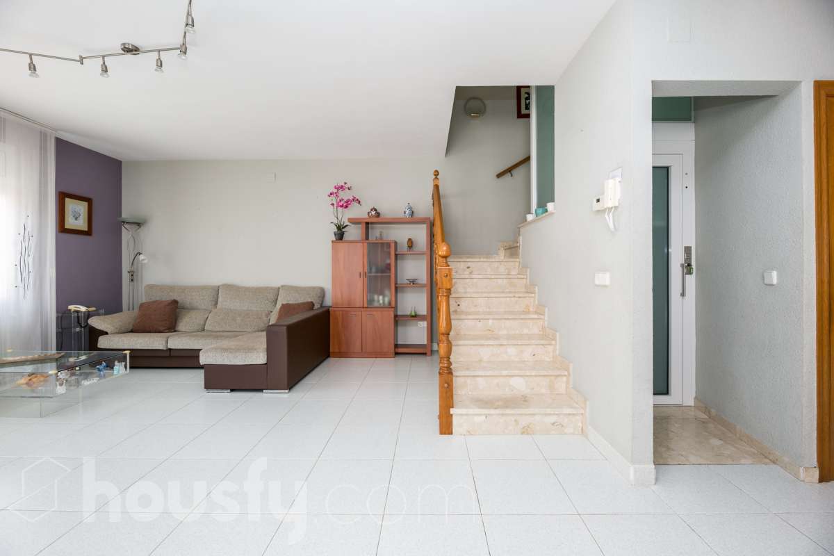 Casa en venta en CL SANTA LLUCIA, DE,  Olèrdola-3