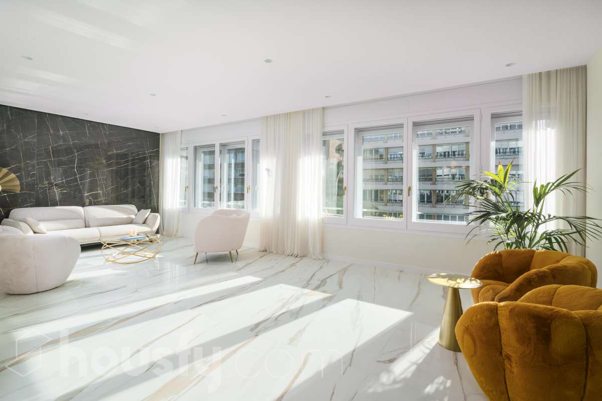 Piso en venta en Via Augusta, Sarrià-Sant Gervasi, Barcelona-0