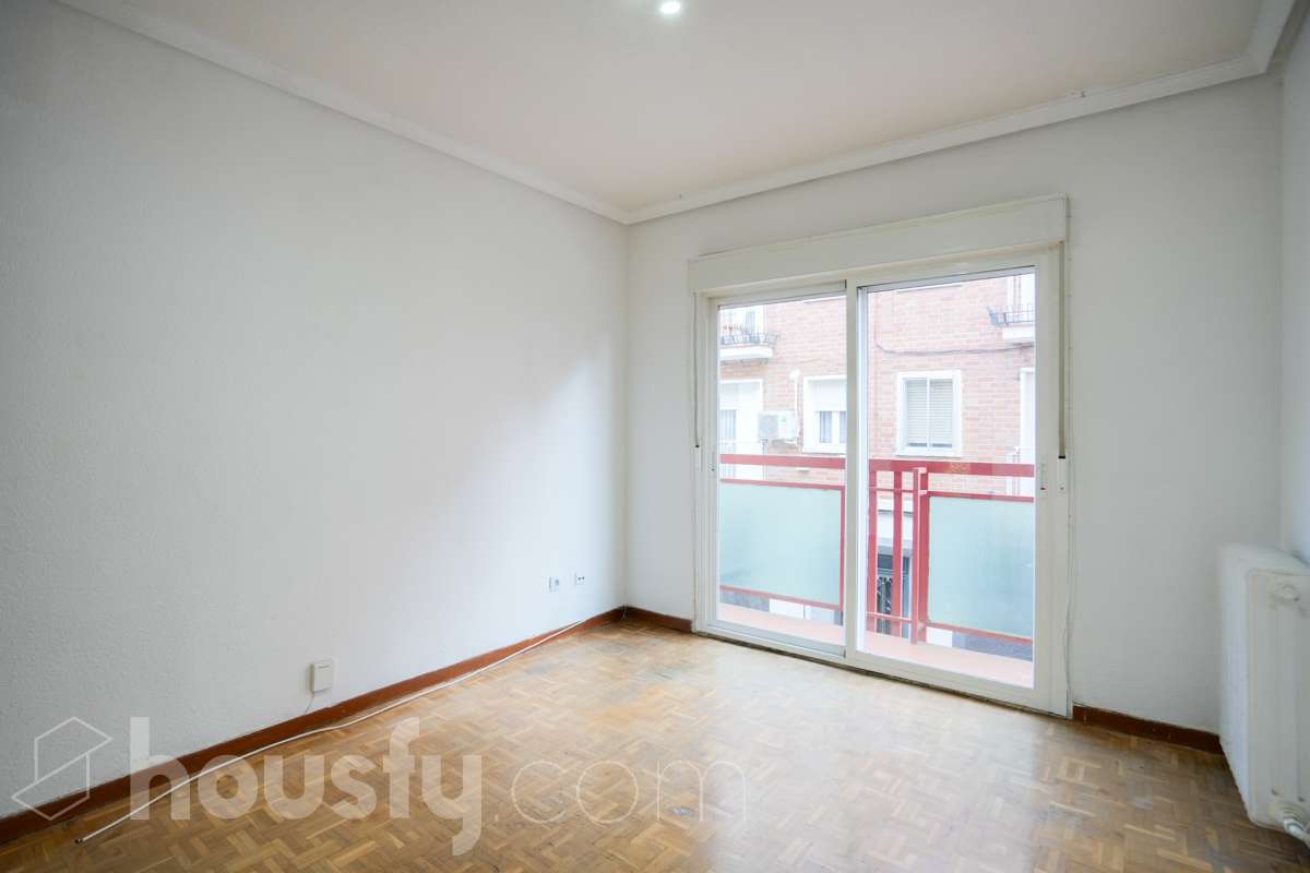 Piso en venta en Cl. Diego Manchado, Puente de Vallecas, Madrid-1