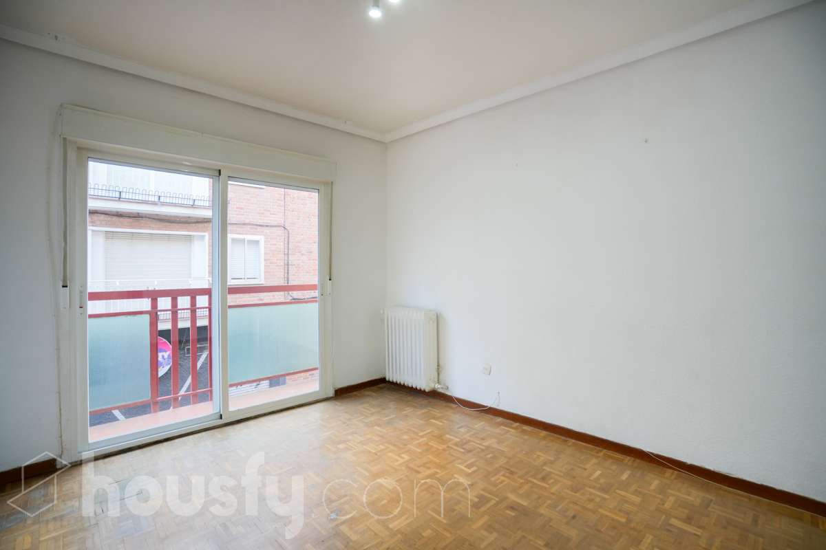 Piso en venta en Cl. Diego Manchado, Puente de Vallecas, Madrid-0