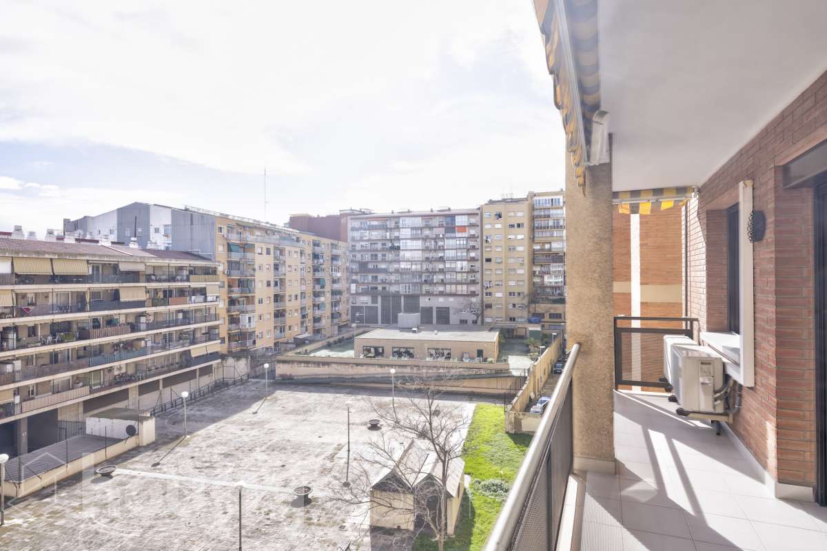 Piso en venta en Avinguda Meridiana, Sant Andreu, Barcelona-0