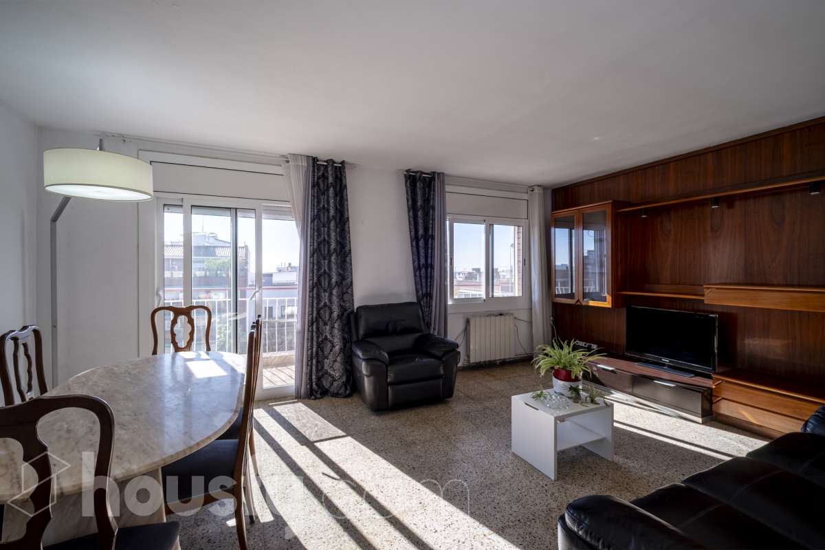 Piso en venta en Via Júlia, Nou Barris, Barcelona-1