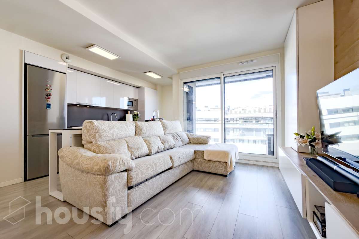 Piso en venta en Carrer de la Indústria,  Badalona-0