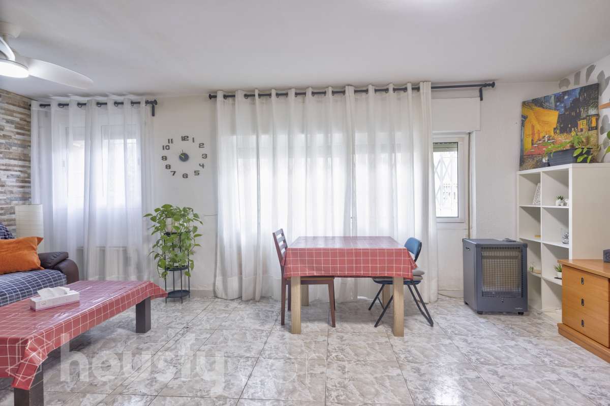 Piso en venta en CL VIA FAVENCIA, Nou Barris, Barcelona-3