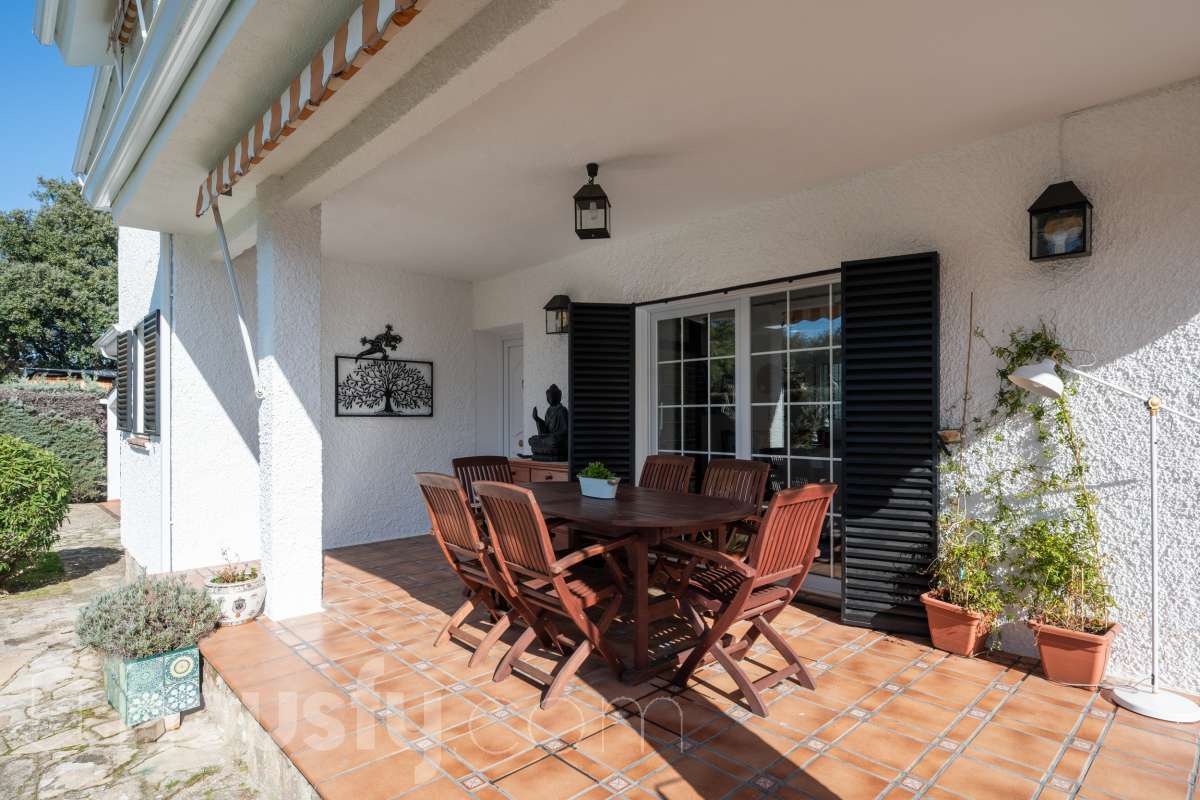 Casa en venta en CL COLMENAR,  Valdemorillo-0