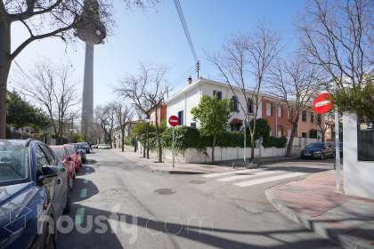 Casa en venta en Calle León Bonnat, Fuente del Berro, Madrid-0