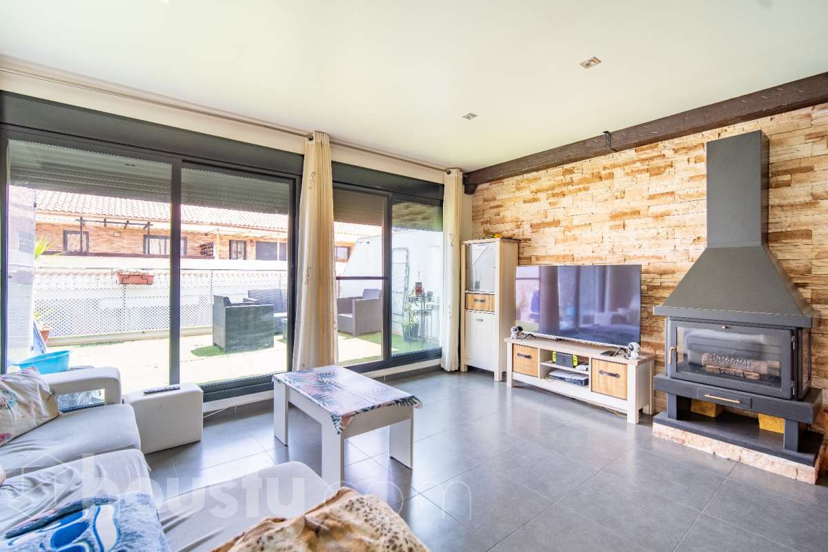 Ático en alquiler en Carrer San Vicent Ferrer,  Náquera-1