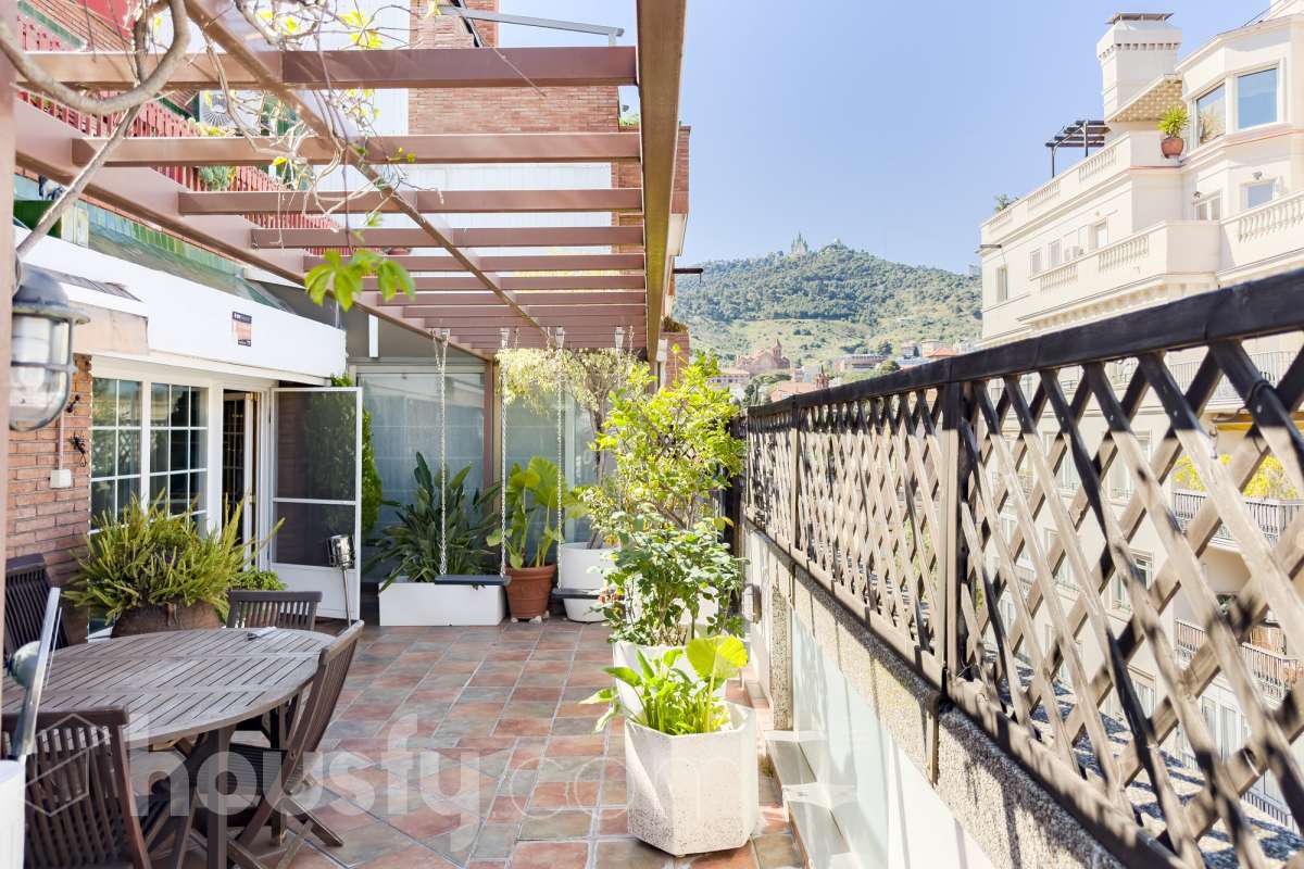 Piso en venta en Carrer de Folgueroles, Sarrià-Sant Gervasi, Barcelona-0