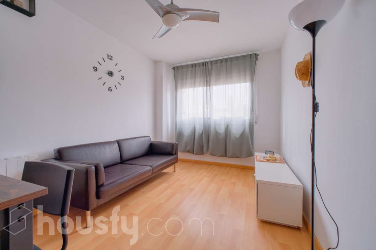 Piso en venta en C. SANT PERE,  El Pla del Penedès-0