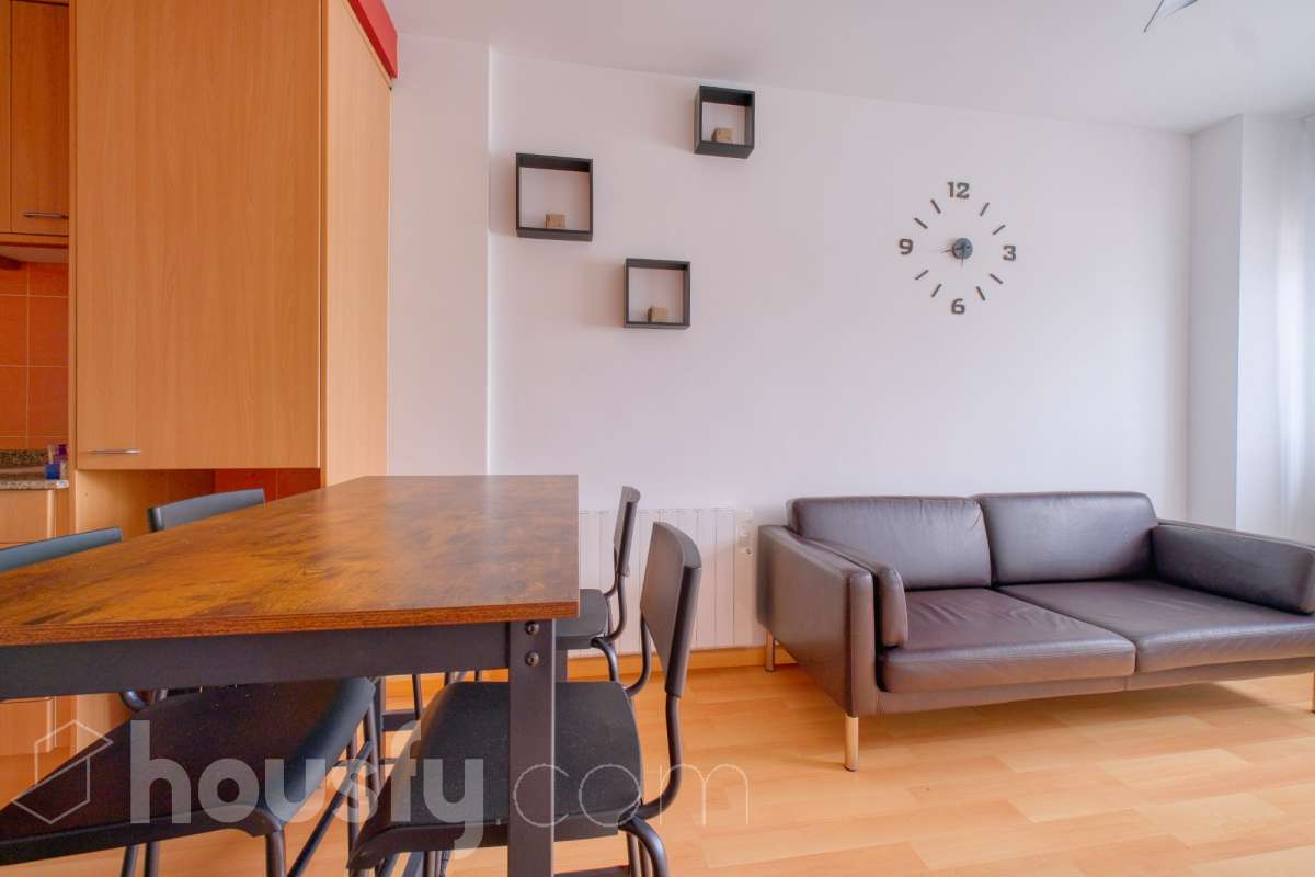 Piso en venta en C. SANT PERE,  El Pla del Penedès-2