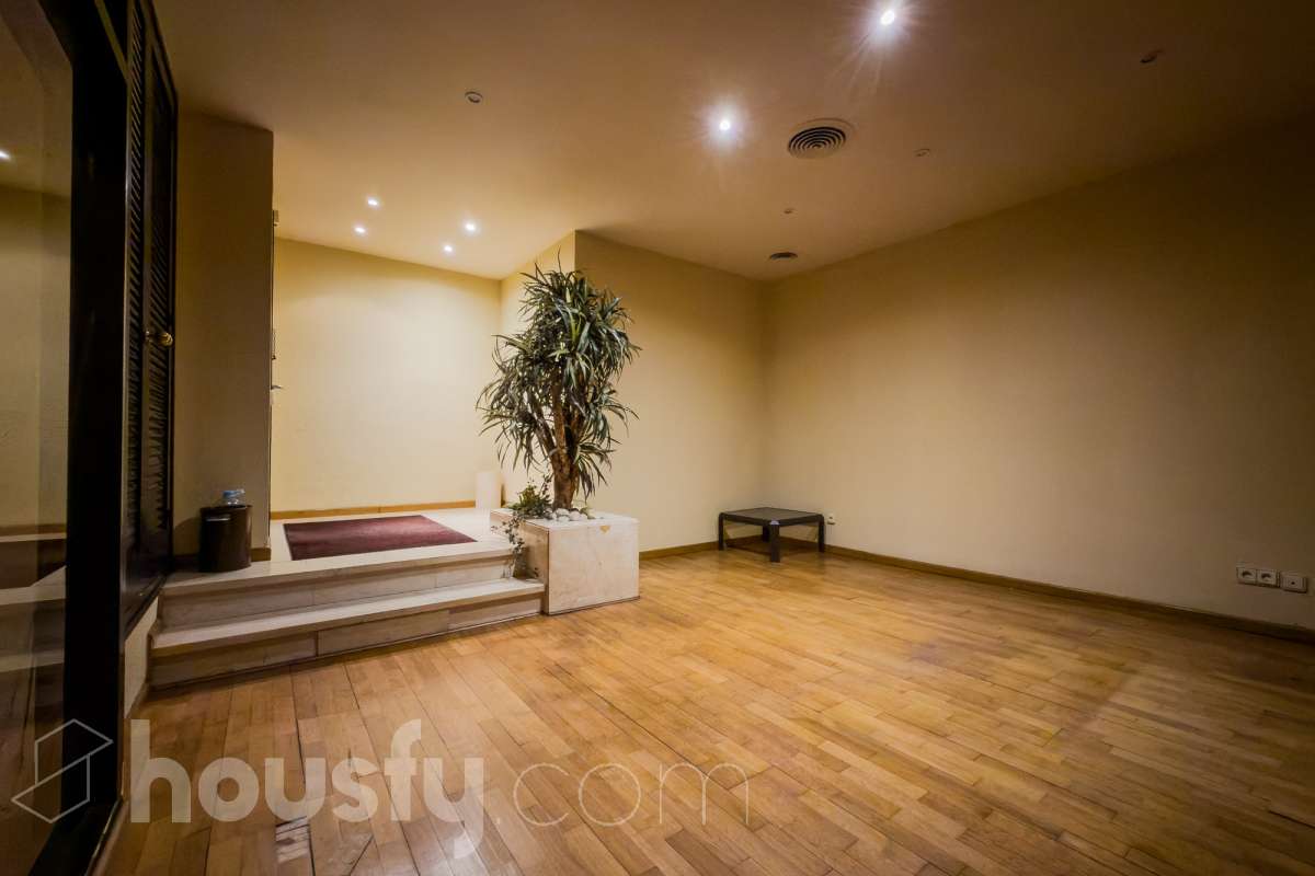 Local en venta en Carrer de Copèrnic, Sarrià-Sant Gervasi, Barcelona-1