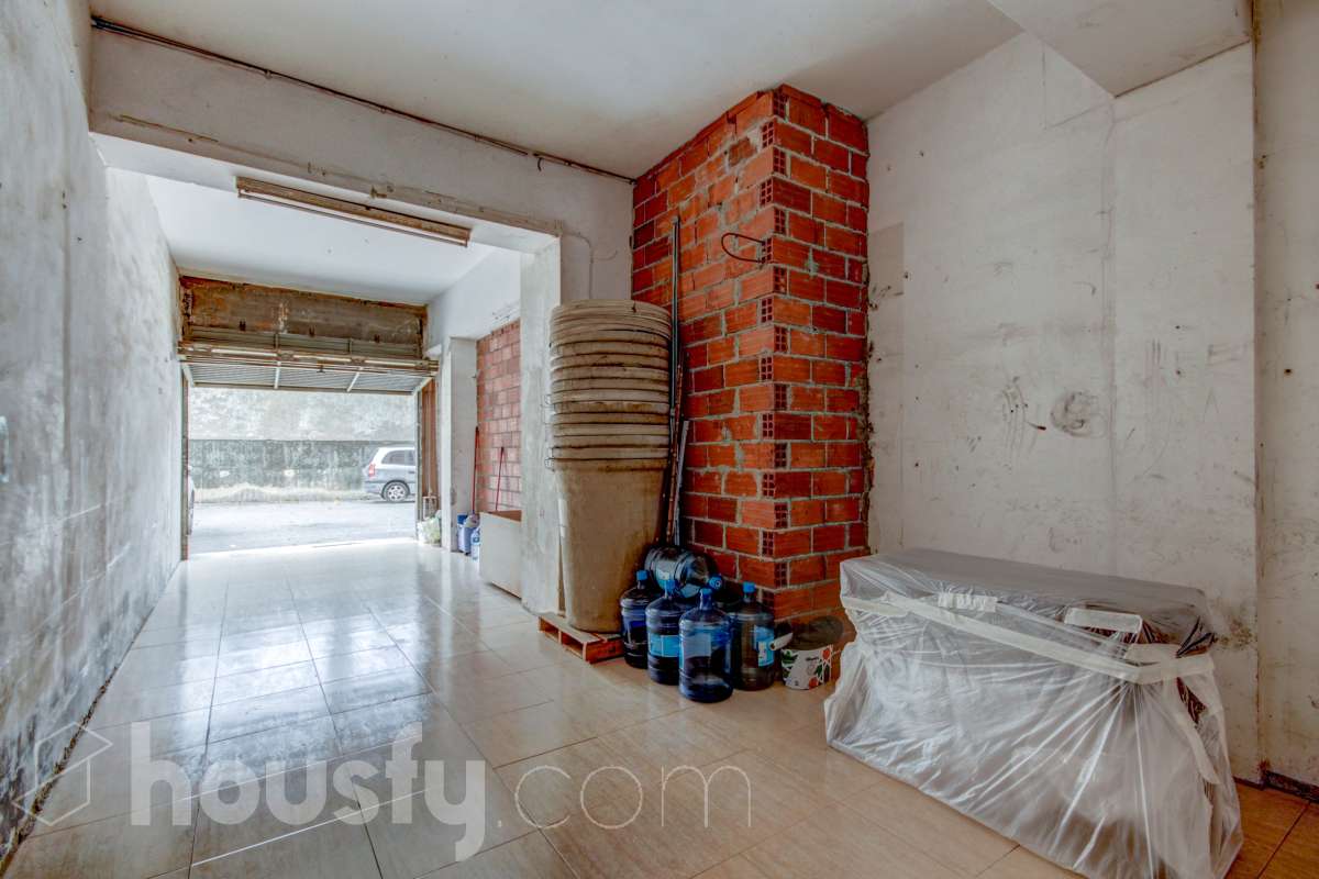 Local en venta en CL GUADALHORCE, Sud, Terrassa-1