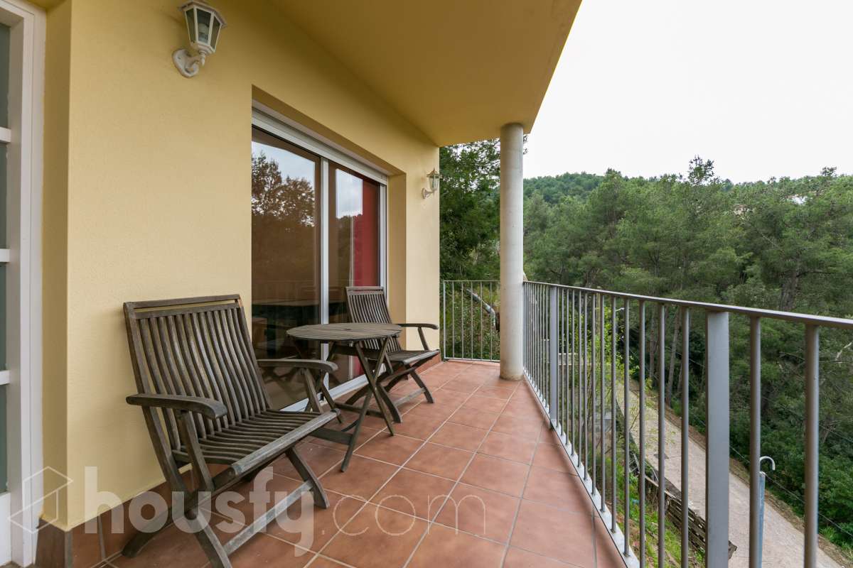 Casa en venta en Carrer Isaac Albéniz,  Cervelló-0