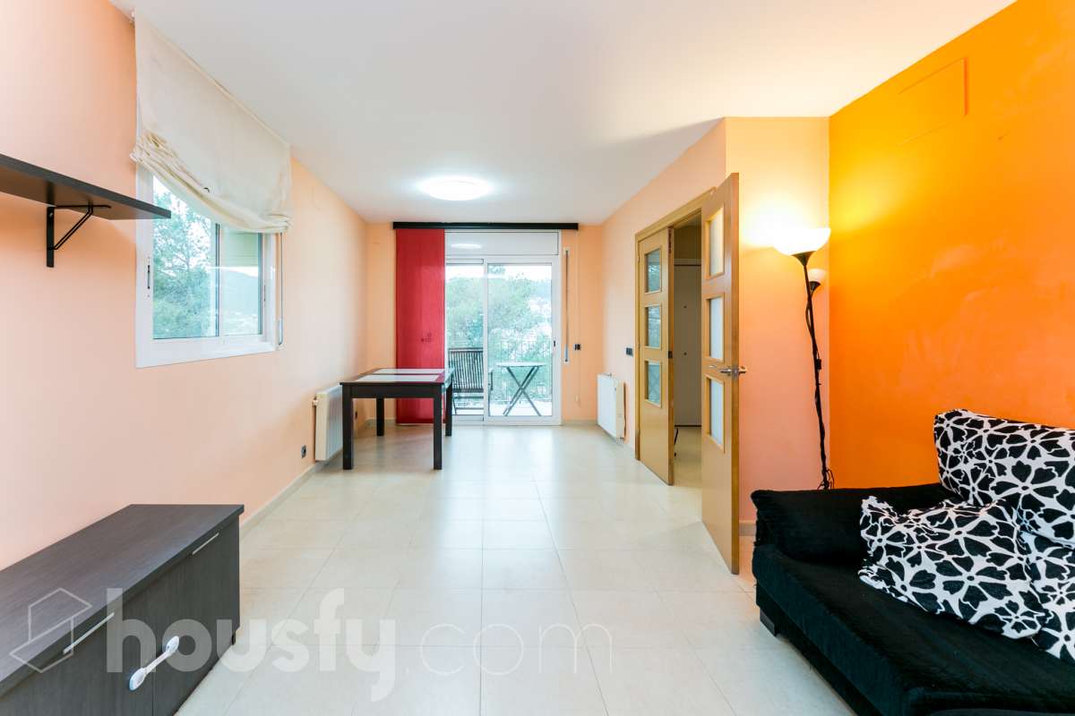 Casa en venta en Carrer Isaac Albéniz,  Cervelló-2