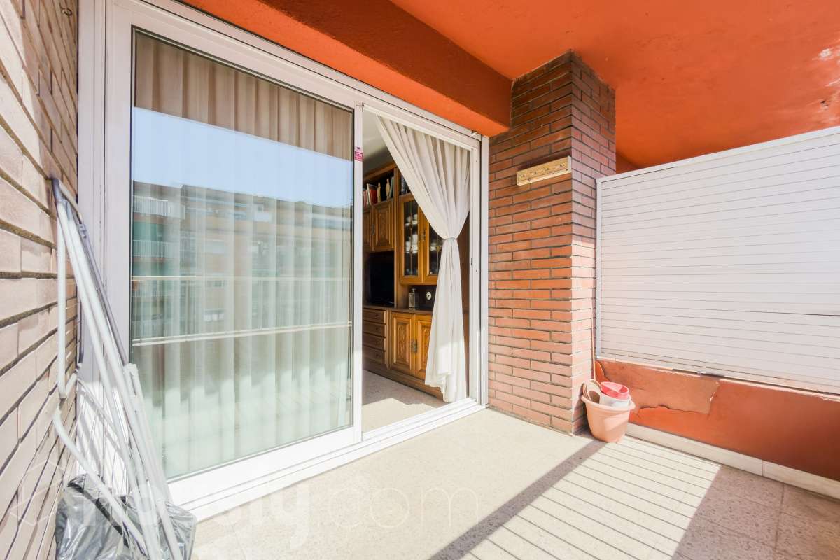 Piso en venta en PS LLORENC SERRA,  Santa Coloma de Gramenet-1