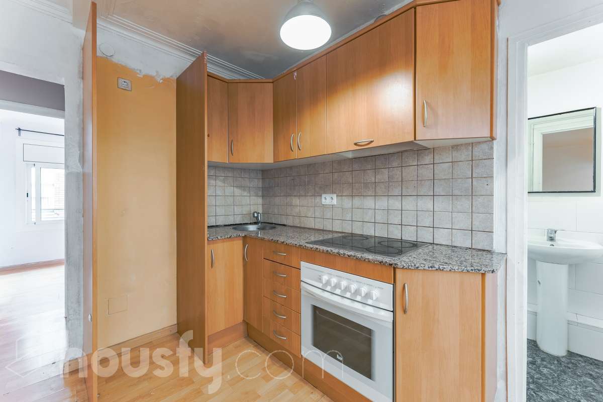 Piso en venta en Calle Conca de tremp, Horta Guinardó, Barcelona-3