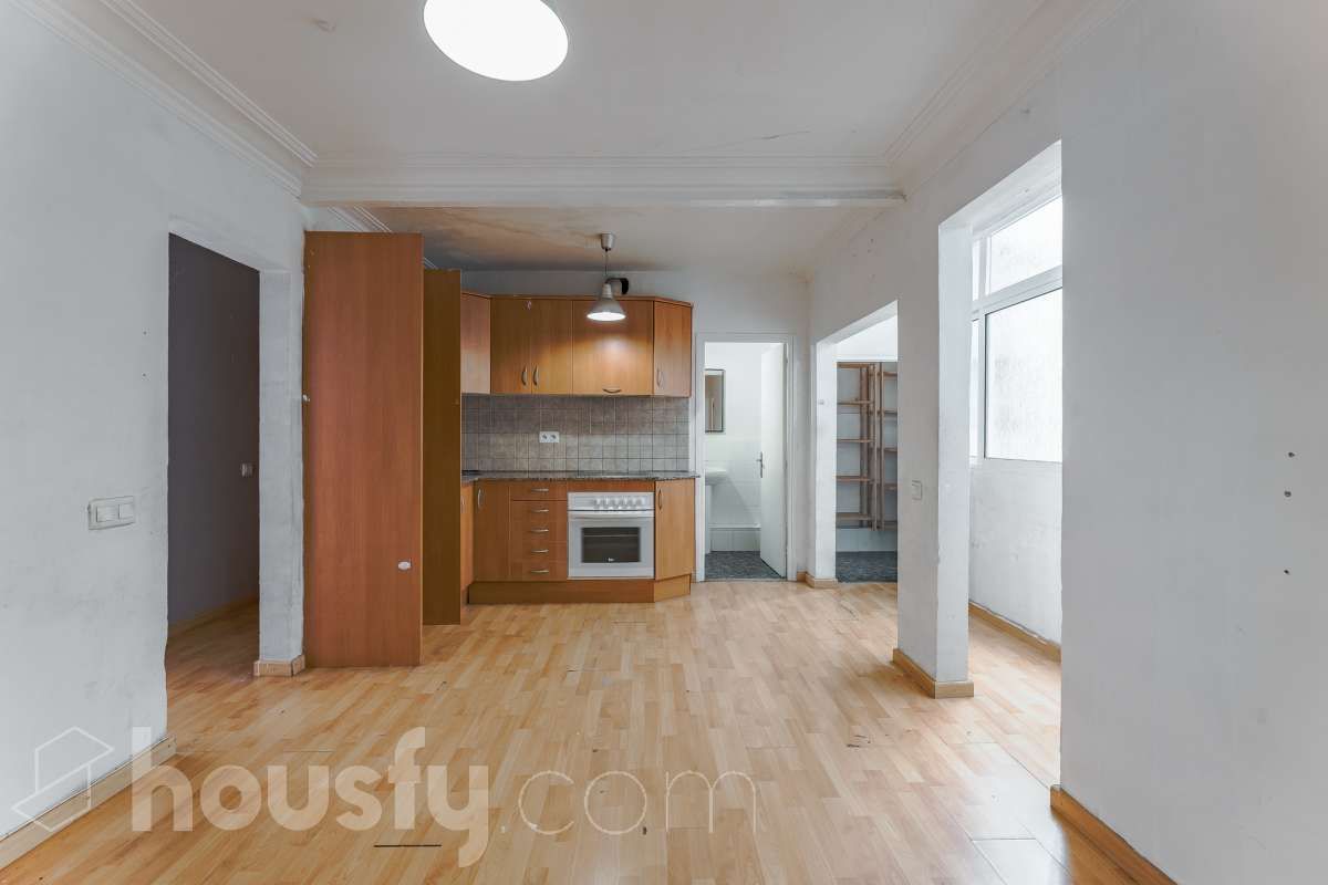 Piso en venta en Calle Conca de tremp, Horta Guinardó, Barcelona-0