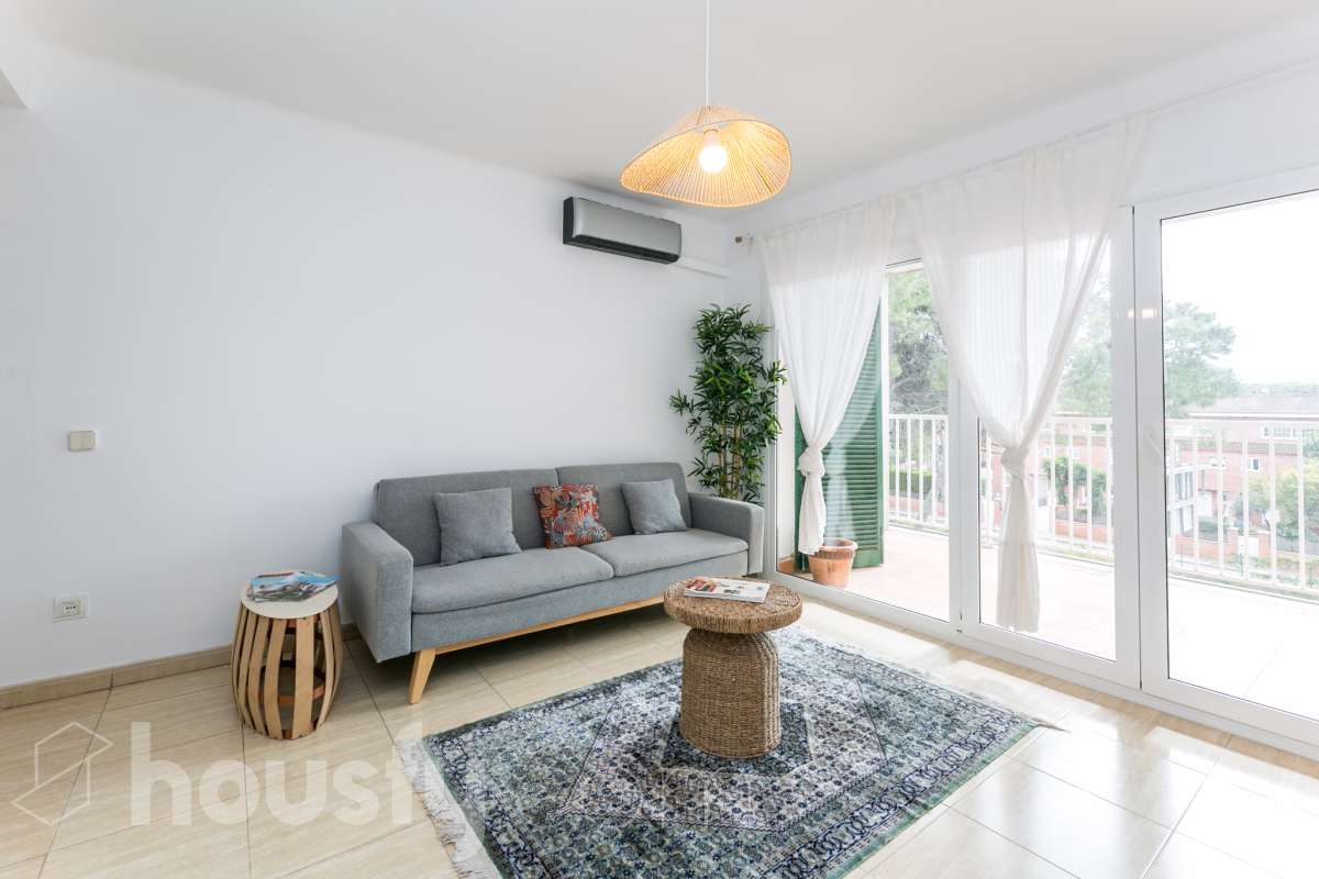 Piso en venta en Carrer de la Ginesta,  Castelldefels-0