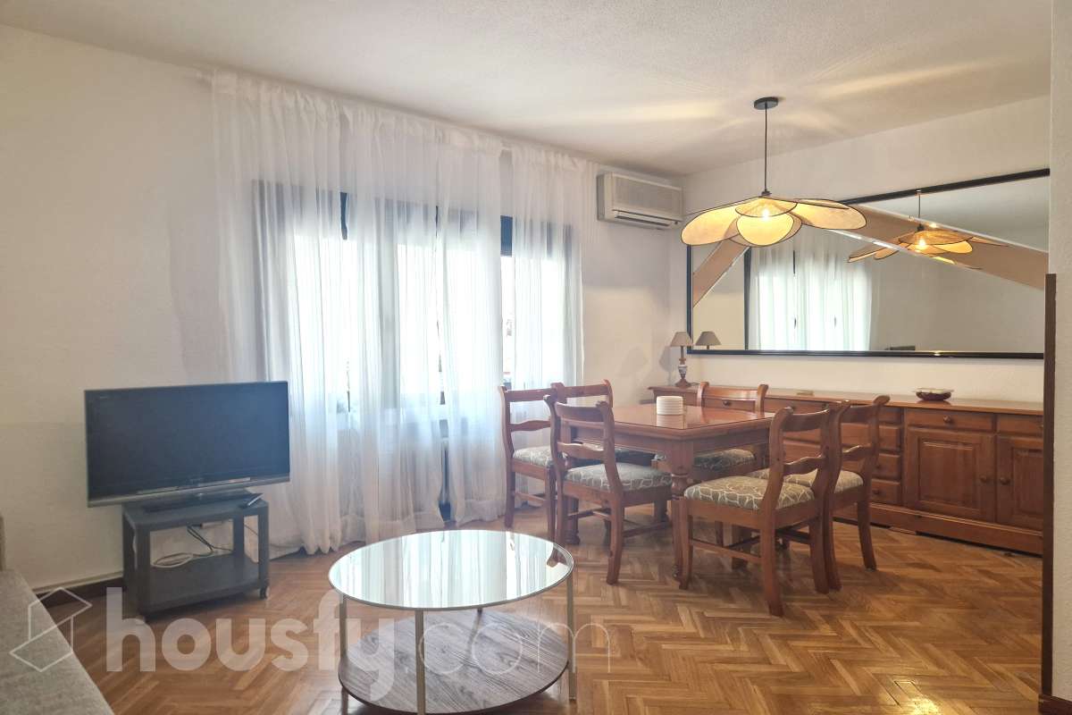 Piso en alquiler en Plaza de Santo Domingo, Centro, Madrid-1