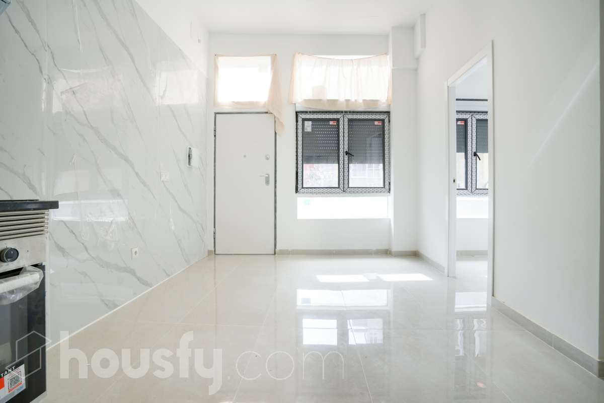 Bajo en venta en Calle Antonio Folgueras, Puente de Vallecas, Madrid-1