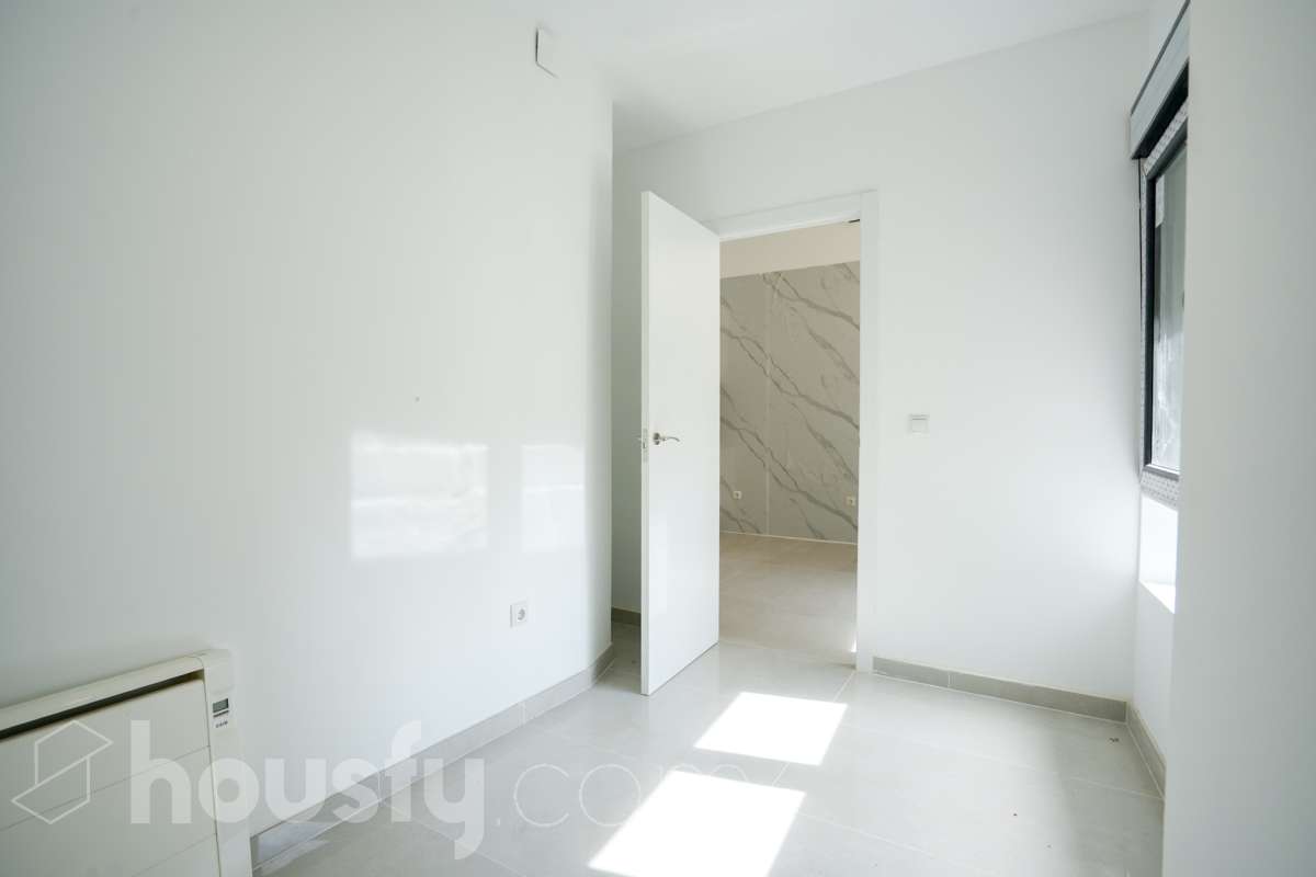 Bajo en venta en Calle Antonio Folgueras, Puente de Vallecas, Madrid-3