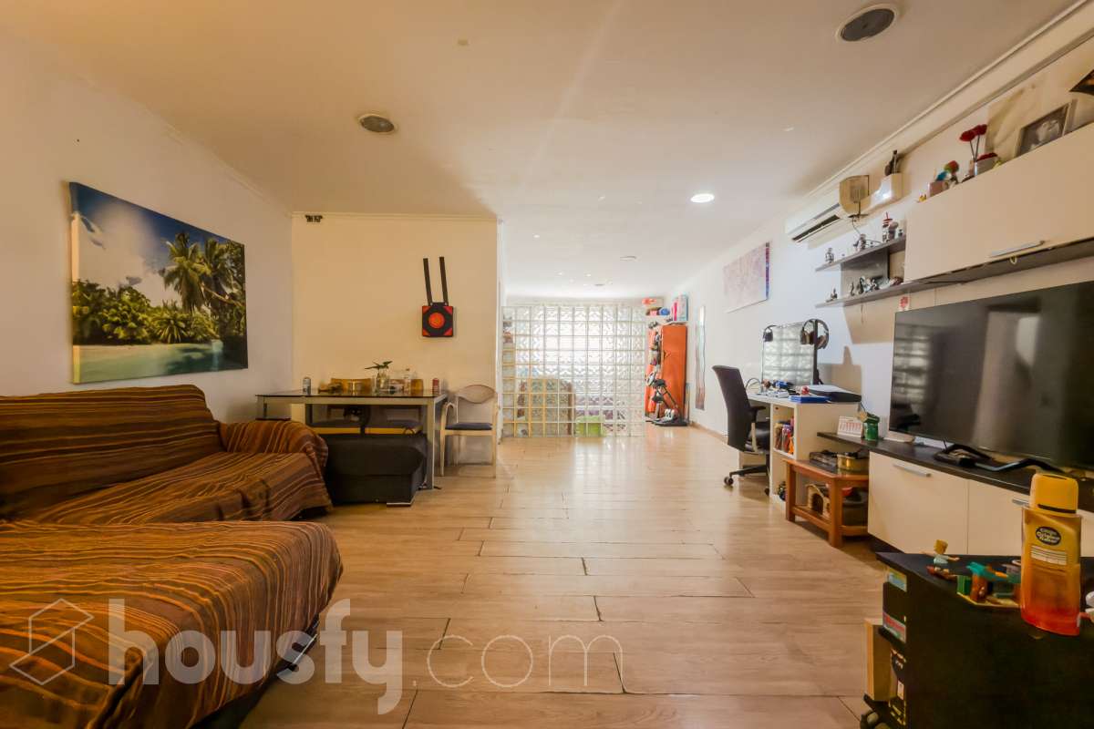 Piso en venta en Carrer de Carles I,  Badalona-0