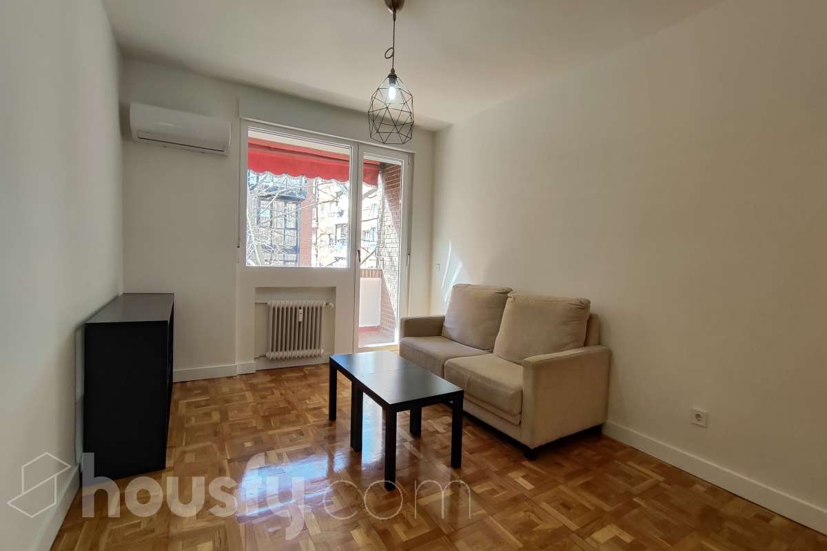 Piso en alquiler en Calle del Aviador Zorita, Tetuán, Madrid-1