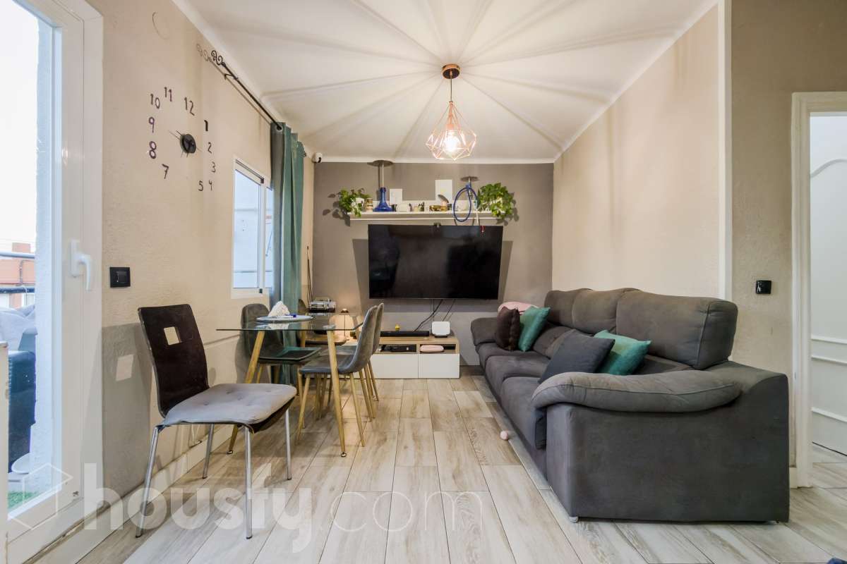 Piso en venta en CL FONT DE CANYELLES, Nou Barris, Barcelona-3