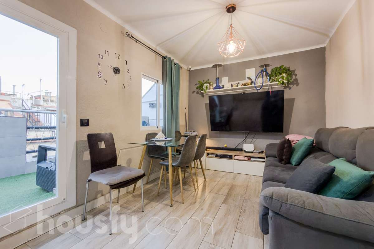 Piso en venta en CL FONT DE CANYELLES, Nou Barris, Barcelona-0