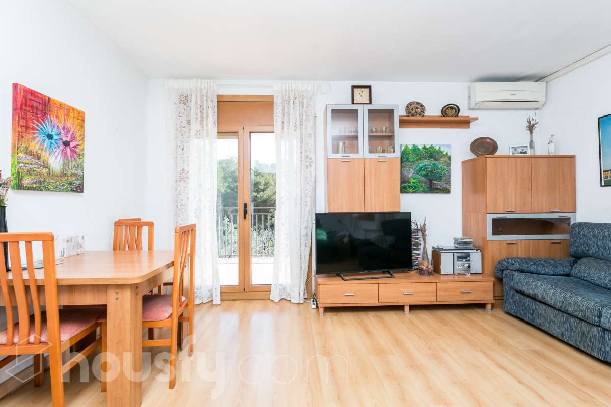 Casa en venta en Carrer Alva Myrdal,  Rubí-3