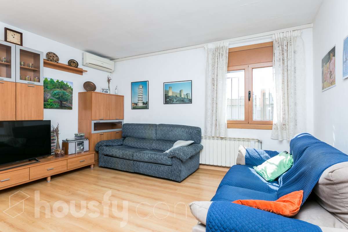 Casa en venta en Carrer Alva Myrdal,  Rubí-2