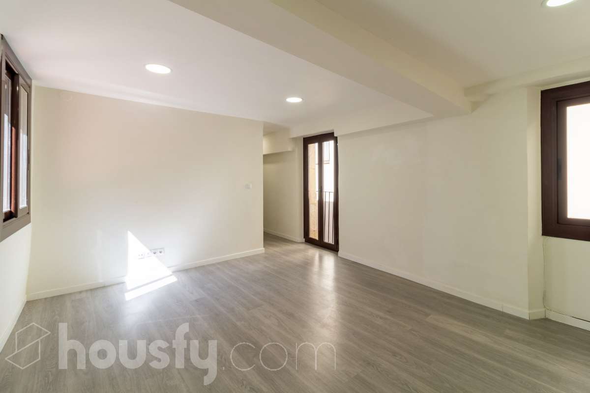 Piso en venta en CL BLANQUERIA, Ciutat Vella, Barcelona-1