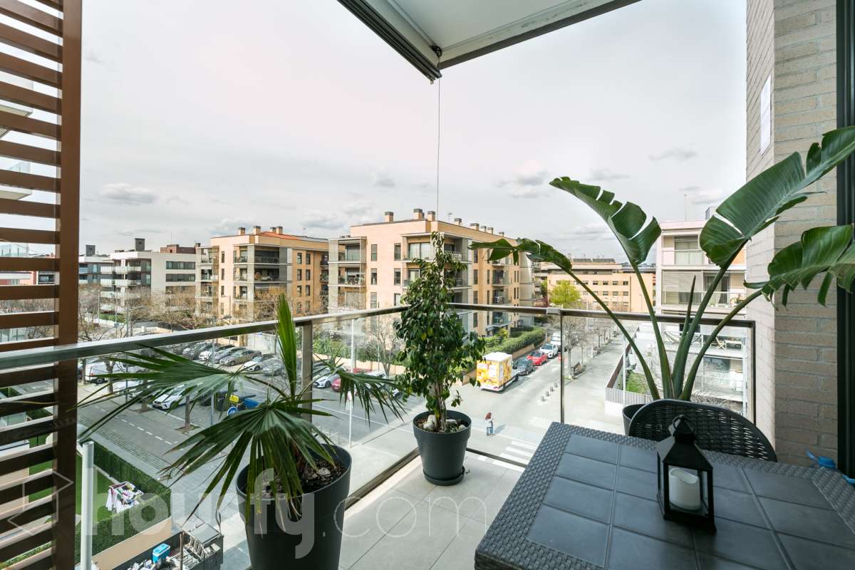Piso en venta en Carrer Pere Calders,  Sant Cugat del Vallès-0