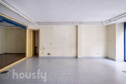 Local en venta en Carrer de Mossèn Andreu, La Gavarra, Cornellà de Llobregat-0