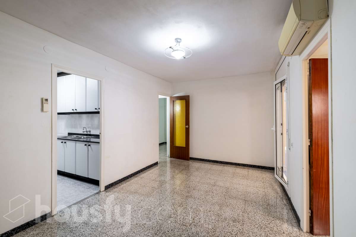 Piso en venta en Carrer de la Vinyeta,  L'Hospitalet de Llobregat-2