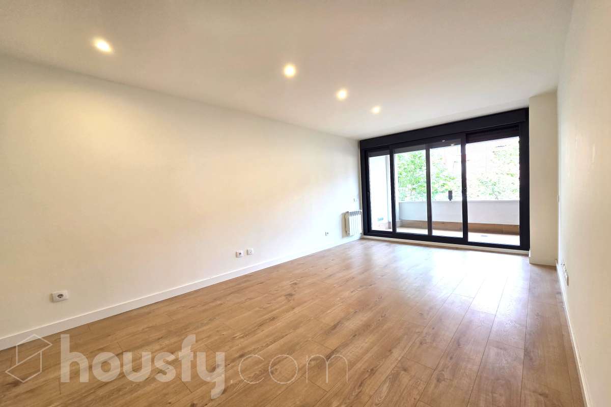 Piso en alquiler en Calle de Capri, San Blas, Madrid-1