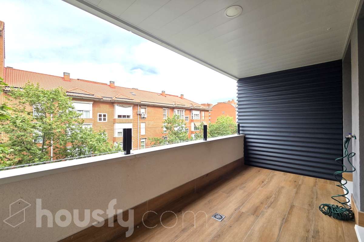 Piso en alquiler en Calle de Capri, San Blas, Madrid-0