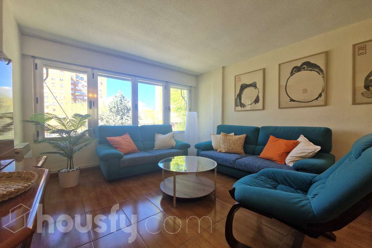 Piso en alquiler en Calle de Valdebernardo, Moratalaz, Madrid-0