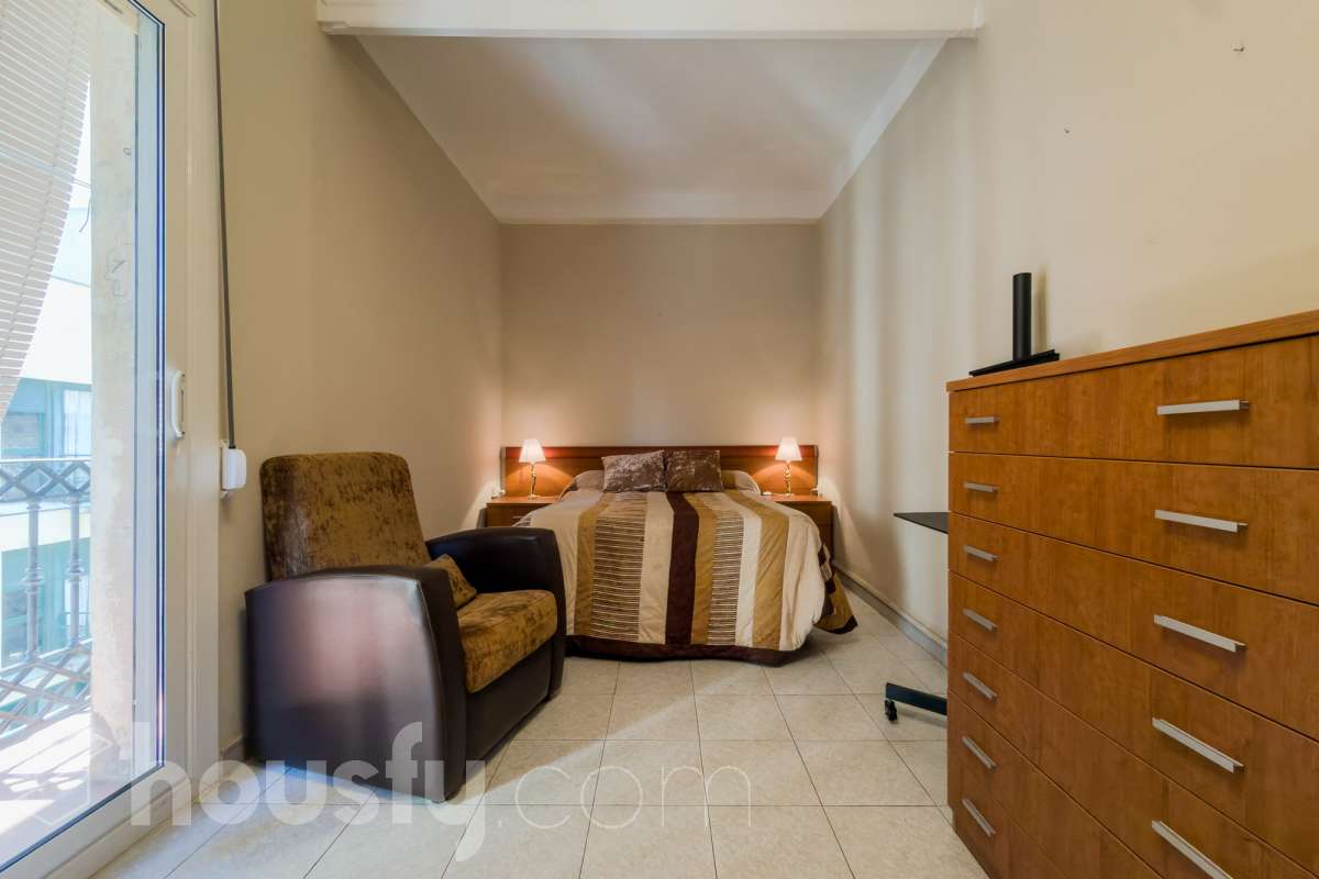 Piso en venta en C/ TAPIOLES, Sants-Montjuïc, Barcelona-4
