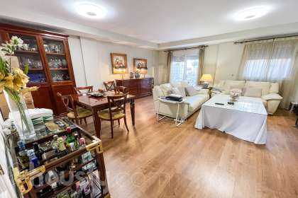 Casa en venta en Calle Maimónides, Zona Universitaria, Bormujos-0