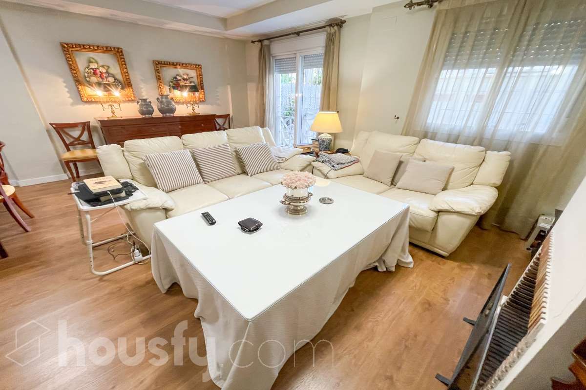 Casa en venta en Calle Maimónides,  Bormujos-1