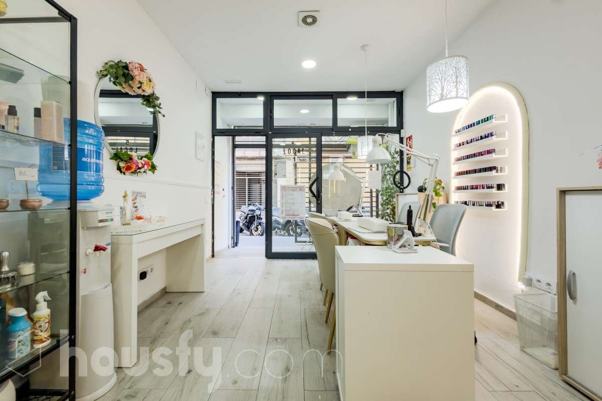 Local en venta en Carrer de la Riera de Tena, Sants-Montjuïc, Barcelona-1