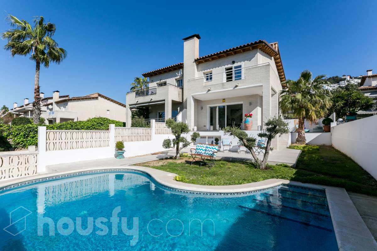 Casa en venta en CL CREU ROJA,  Sitges-0